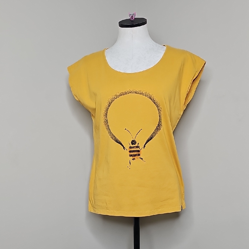 Sunny Yellow Bee Graphic Women's Tee